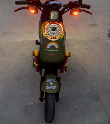 小牛U2顶配,电池48V28A。整车APp...
