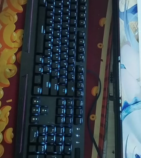 雷神KG8104R 红轴机械键盘 键盘有...
