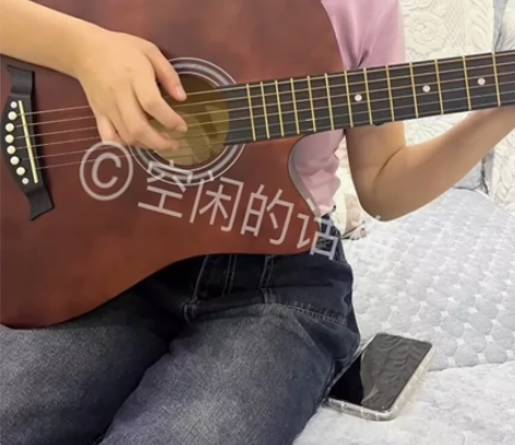 转让全新40寸吉他!毕业了,没心思弹了原价...