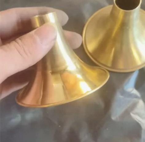 两只小唢呐碗,喇叭小口2.3大口8.5高6...