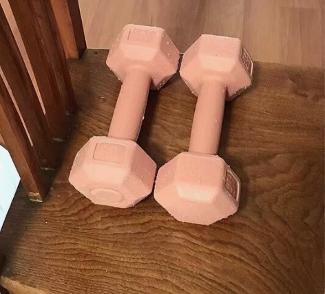 全部便宜处理!!全新女士小哑铃2kg*2只...