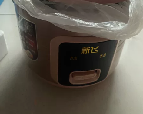 全新新飞电饭煲。两个一模一样的。5L的。两...