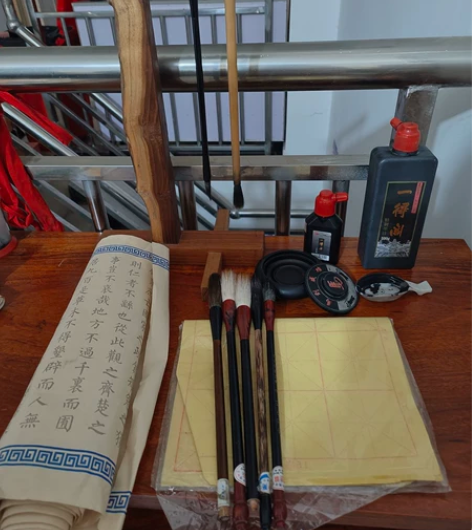 毛笔墨水毛笔架子宣纸研磨的 自提几乎全新¥...