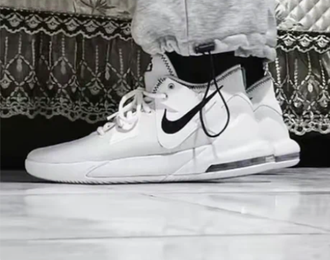 耐克Nike AIR MAX黑白男子气垫缓...