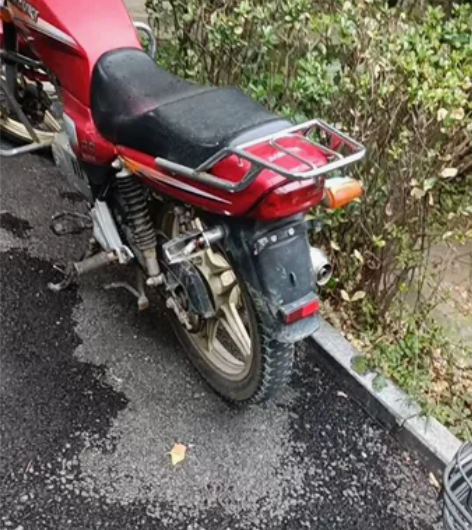 闲置铃木钻豹摩托车  成色八成新 感兴趣的...