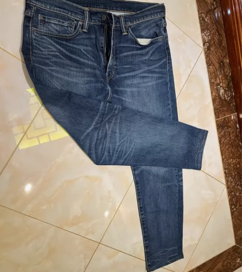 Levis 牛仔裤,男款,9成新,只穿过一...