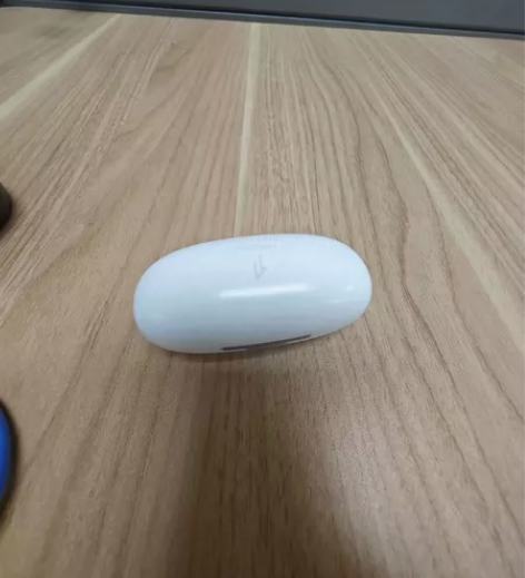 万魔充电仓 万魔舒适豆两只耳机都丢了,剩个...