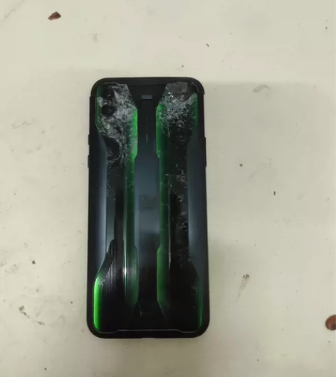 黑鲨2pro手机配件机,没坏之前电池还算耐...