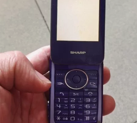 日本夏普手机,型号SH8010C,开机正常...
