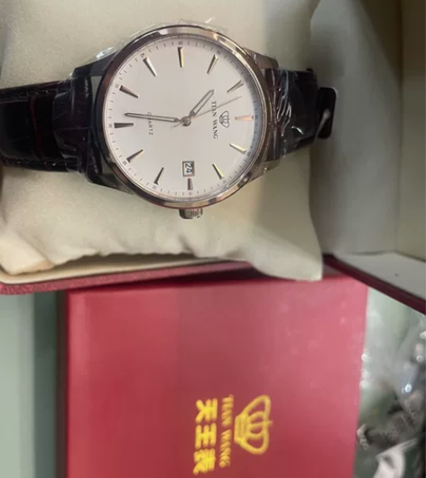 实体店不干了,还剩一只全新天王男表,直径3...