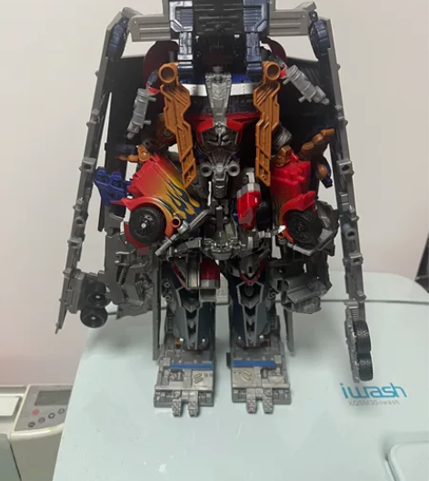 全新变形金刚，擎天柱，有说明书没包装，没玩...