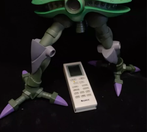 绝版高达大胶 大扎姆,附带小飞机,具体大小...
