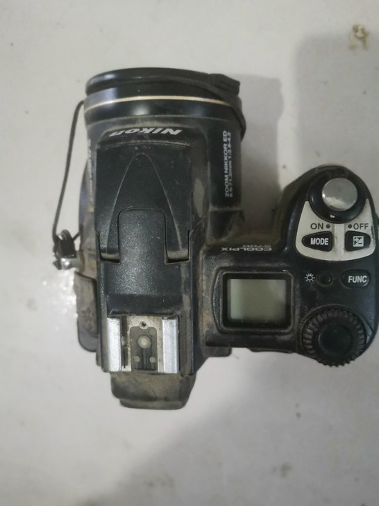 尼康nikon E5700售后不退不换。