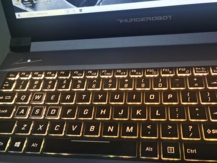 雷神St plus      i7 770...