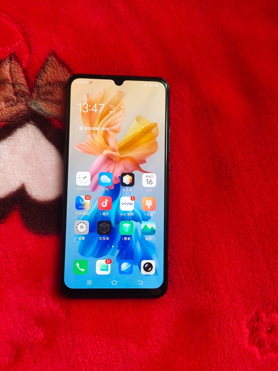 vivo z5手机  6+128 无拆无修...