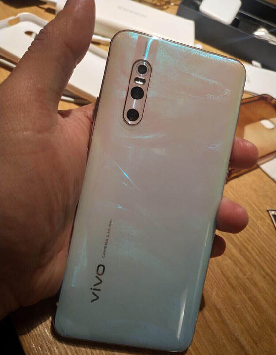 vivoX27女生自用 8g+256g...
