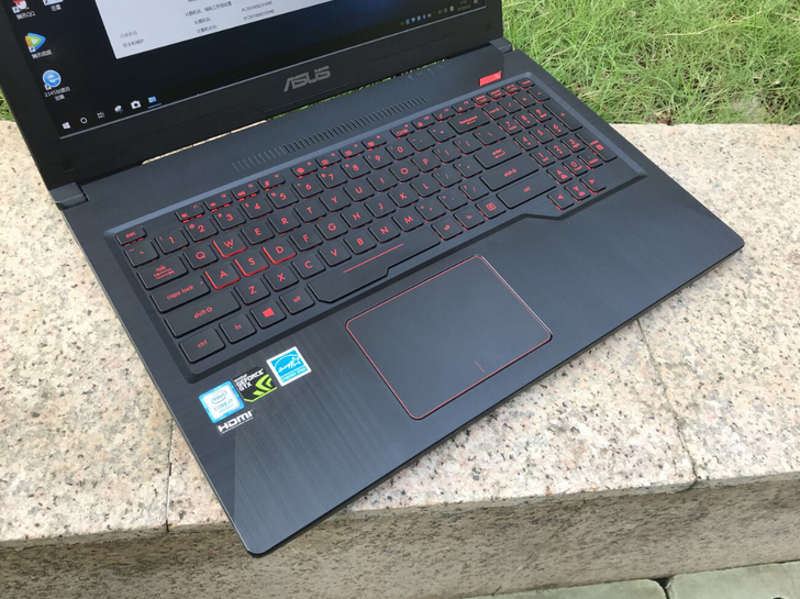 i7七代 独显4g 华硕飞行堡垒游戏本 二...