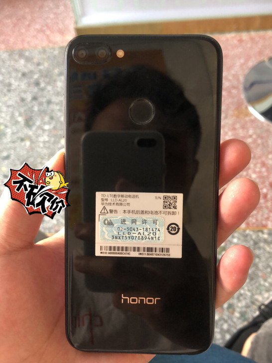 荣耀9i 4+64的。功能正常九成新,秒杀...
