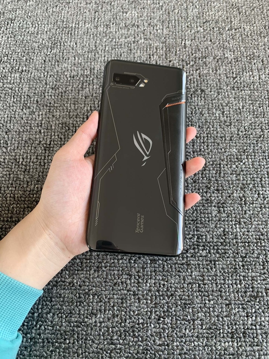 华硕ROG2  8+128g 98新  机...