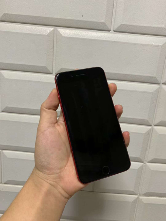 苹果8plus，大红色64G