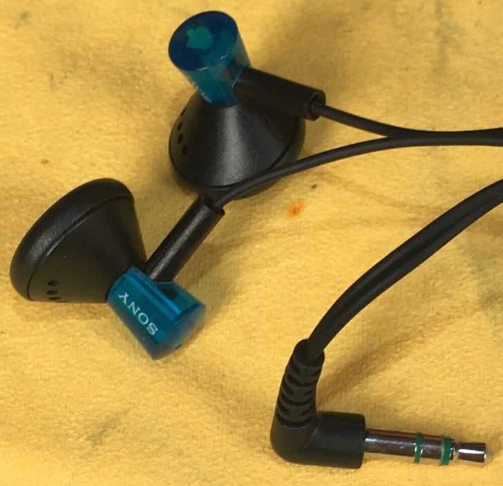 索尼耳机mdr-e11，耳塞式。