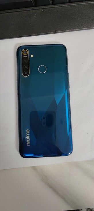 realme Q真我手机 4+64 ,自用...