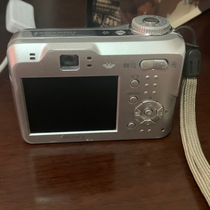 索尼数码相机 DSC-S90