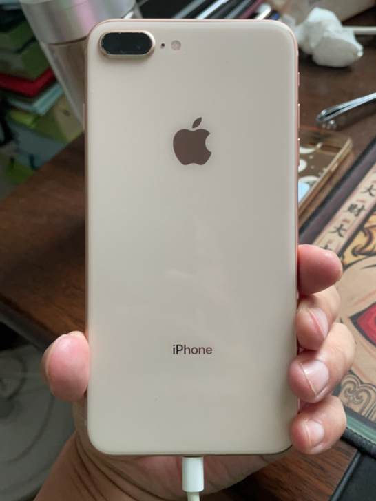 iPhone 8P 美版官换机，95新一直...