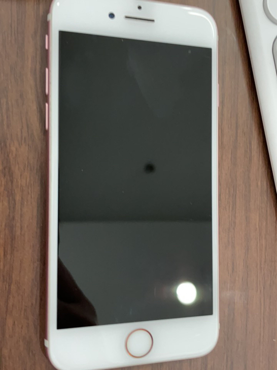 出个iPhone7,国行32g,无任何毛病...