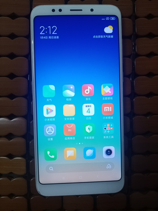 红米5PLus手机 3+32内存，手机成色...