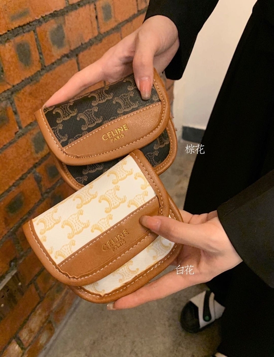 全新 耳机包 钱包 卡包多用途!中古小包复...