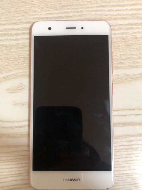 华为Nova 4+64G 8成新。实图
