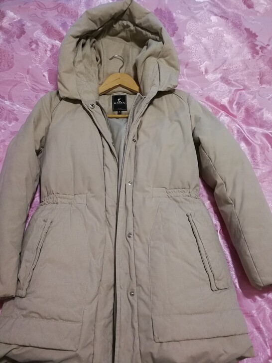 正品卡玛女式中长款连帽羽绒服,卡其白色,纯...