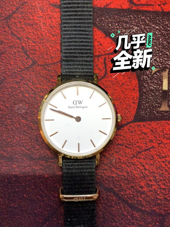 男朋友送的dw手表，现在分手了。几乎全新，...