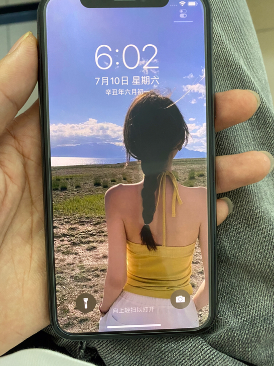 自己用的苹果11pro 256g,版本是国...
