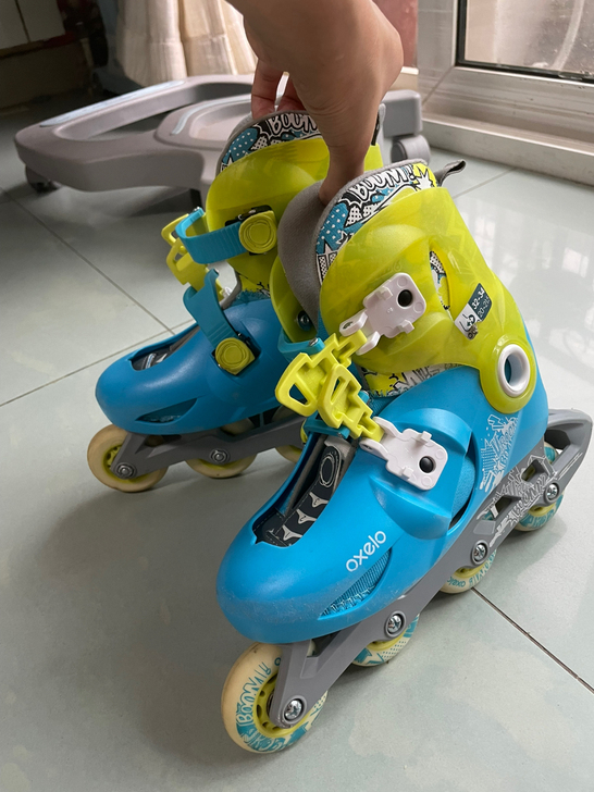 迪卡侬轮滑鞋,孩子没怎么穿就小了,比较新,...