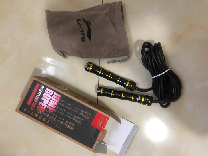 全新未使用的合金竹节跳绳,便宜出。男朋友心...
