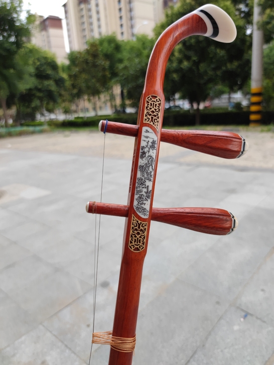 赔钱处理老红木二胡 原价1200多块钱的二...