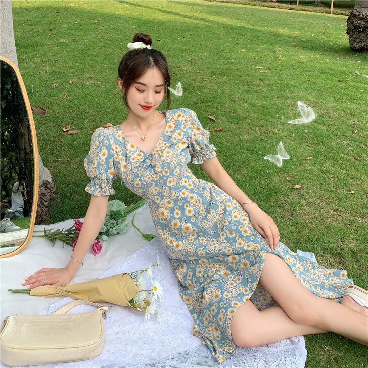 2021新款夏季油画气质小雏菊泡泡袖连衣裙...