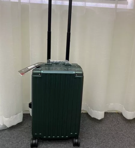 全新漫游铝框旅行箱,20寸墨绿色,静音万向...