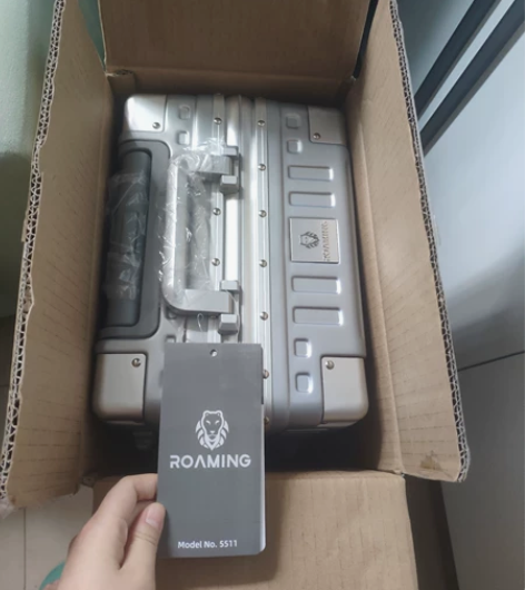 出一个全新的20寸漫游登机箱,质量非常好 ...