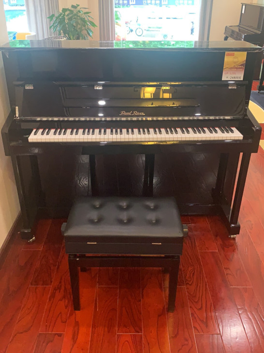 琴行全新珠江出售，型号 UP120L 全新...