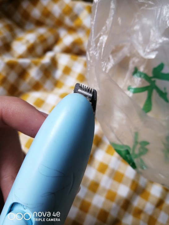 易简造型刻字理发器！放电池的！