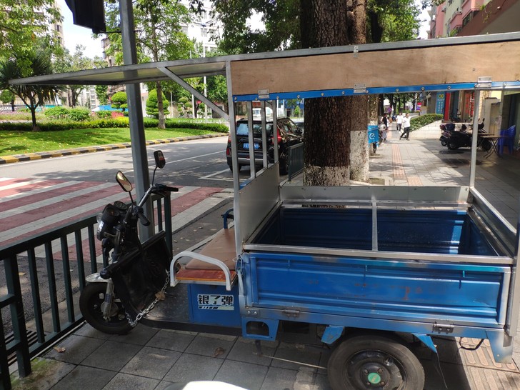 三轮车,电池耐用。