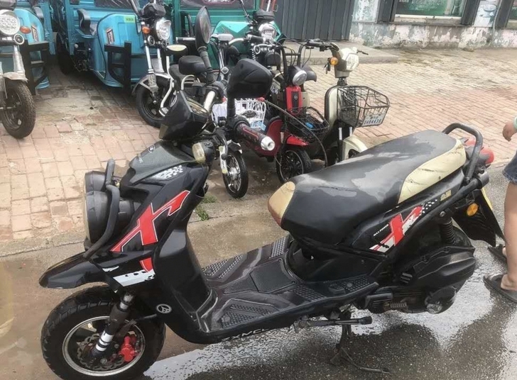 转手踏板摩托车 没有手续      特价处...