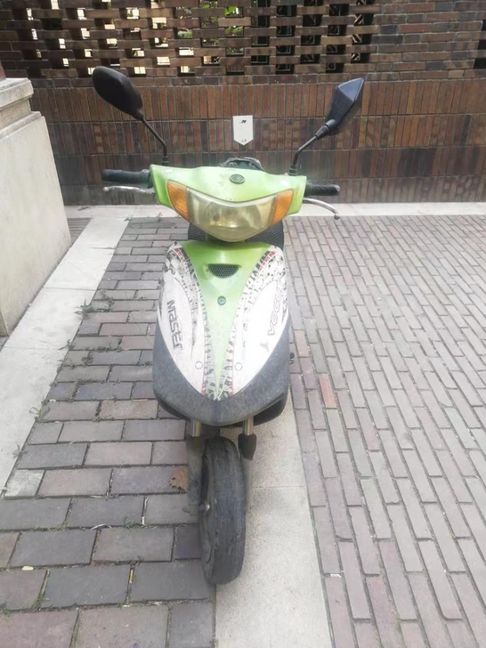 爱玛电动车车架,可正常行驶,电池可拆卸,只...