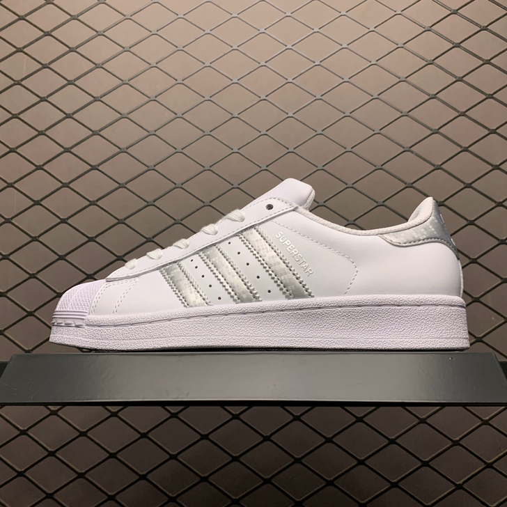 Adidas 阿迪达斯 Superstar...