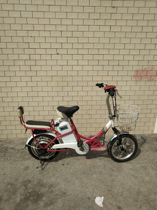 工作调动急转爱玛电动车原装电池续航三十公里...