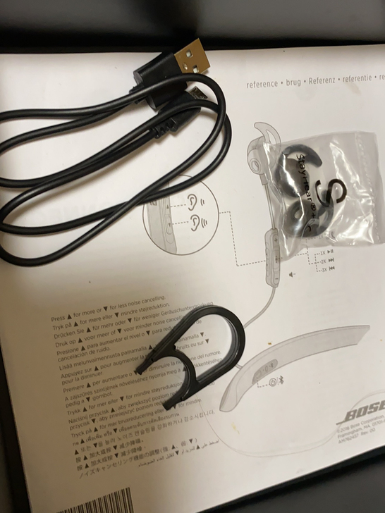 bose 博士QC30 降噪耳机的包装盒,...