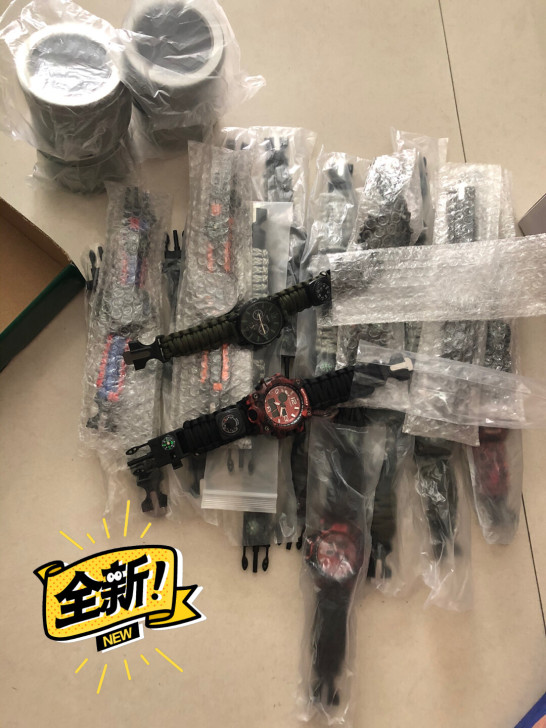 手表电子表户外运动多功能手表，总共20个全...